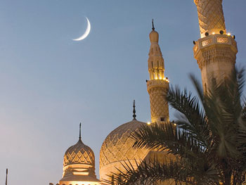 The appearance of a new crescent moon determines the celebration of Eid- al-Fitr. Net photo
