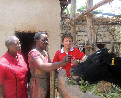 Actionaid Global Cheif Executive, Joanna Kerr (Right) during her tour of Nyanza District to inspect Actionaid's projects yesterday