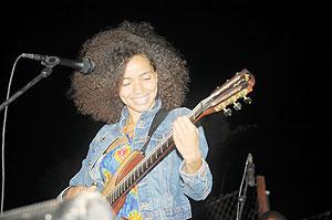 Germany-based Nigerian Hip-hop/Soul singer Nneka Egbuna thrills music fans. (Photos by Jonh Mbanda).