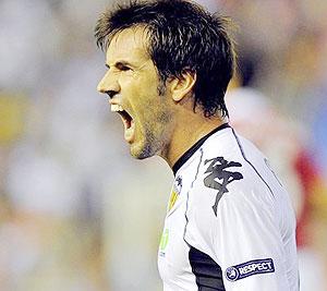 Albelda made his Valencia debut in the 1997-98 season