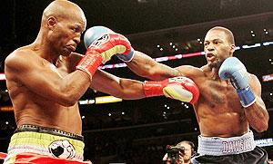 Bernard Hopkins (l) and Chad Dawson will meet again in April.  Net photo