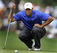 Tiger Woogs has struggled with his putting of late. Net photo.