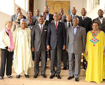 President Kagame with the group of Nigerian investors after their meeting yesterday. The Sunday Times / Village Urugwiro