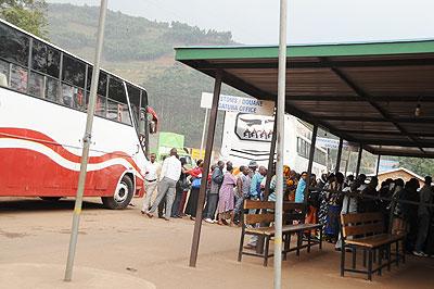 Passengers from the region line up at Gatuna border. Transport costs have been on increase lately. The New Times / File.