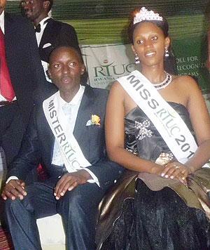 Raoul Mugwaneza (L) and Elisabeth Ibyishaka were crowned Mr. and Miss RTUC 2012.  The Sunday Times / Grace Mugoya