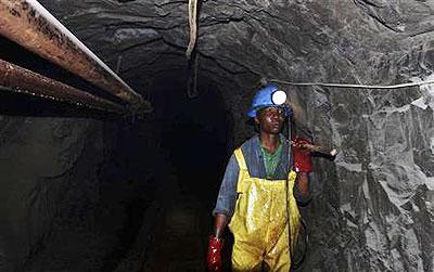 A miner works underground at a mine in Zimbabwe. Net Photo.