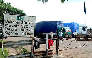 Trucks at the Tanzanian side of Rusumo border waiting to cross into Rwanda. Traders are decrying NTBs. The New Times / File.