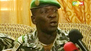 Senegalese vote during the second round of presidential elections in Dakar, capital of Senegal, March 25, 2012. Xinhua