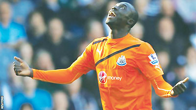 Papiss Cisse helped Newcastle to maintain their European slot. Net photo.