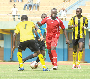 Etincellesu2019 striker Sylva Ochaya (C), leads the  league top scoring chart with 10 goals, and he will be looking to add to his tally against APR on Wednesday. The New Times/T. Kisambira.