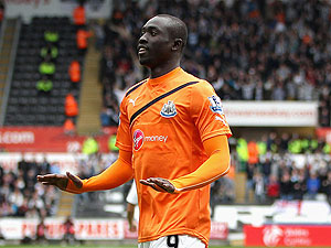 Papiss Cisse struck his eighth goal in eight games to put the Magpies ahead after five minutes. Net photo.