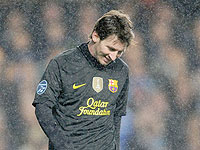 Things weren't going well for Lionel Messi at Stamford Bridge. Net photo.