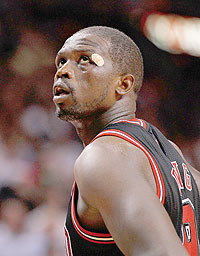 Luol Deng of the Chicago Bulls looks on during a game. Net photo