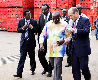 L-R: Brarilwa Finance Director, Willy Ngene, Minister Kanimba, Prime Minister Habumuremyi and Brarilwa Managing Director, Jonathan Hall, during the tour yesterday. The New Times / T.Kisambira.