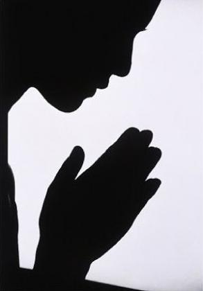 Praying. Net photo.