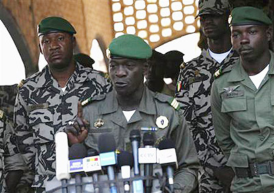 Maliu2019s junta leader Captain Amadou Sanogo speaks during a news conference.  Net photo.