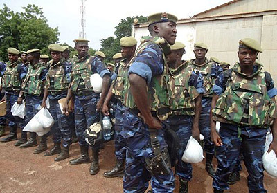 Soldiers from Burkina Faso, part of a west African force in Guinea-Bissau, arrive at Bissau airport. Net photo.