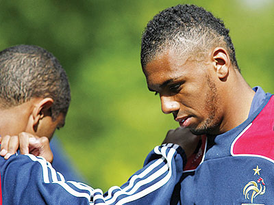 M'Vila limped off after five minutes of France's friendly against Serbia. Net photo.