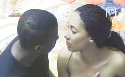 Seydou kisses Talia goodbye. Net photo.