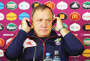 The Russia head coach, Dick Advocaat, has made light of suggestions that his squad contains too many older players. Net photo.