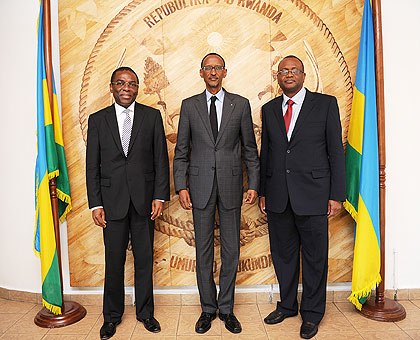 President Kagame with the visiting WHO delegation. The New Times Village Urugwiro.