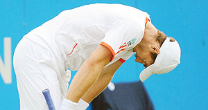 Andy Murray beaten in three sets by Nicolas Mahut at Queenu2019s. Net photo.