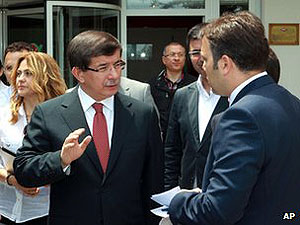 Foreign Minister Ahmet Davutoglu said the aircraft was unarmed, and on a routine training mission. Net photo.