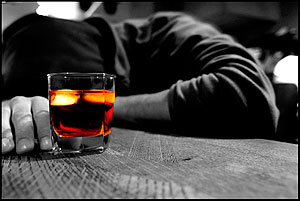 Alcohol consumption has dire psychological and physical health effects when uncontrolled. Net photo.