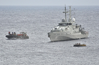 Crowded asylum-seeker boats. Net photo.
