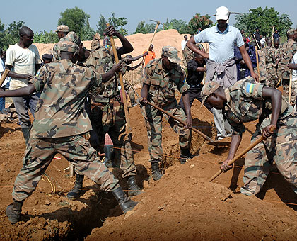 Rwanda Defence Forces build a school during the Army Week. The New Times / File.