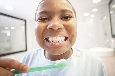 Brushing teeth after meals prevents decay. Net photo.