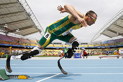 Pistorius becomes the first ever amputee to participate at the able-bodied Games. Net photo.