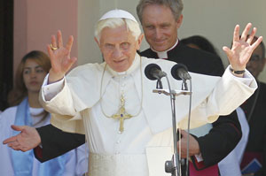 Pope Benedict XVI appointed a commission to investigate the leaks. Net photo.