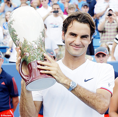 Roger Federer won a record fifth Cincinnati Masters title. Net photo.