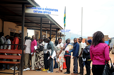 Passengers clearing through Gatuna border post to go to Uganda. African speakers have called for easing of border restrictions to facilitate trade. The  New Times / File.