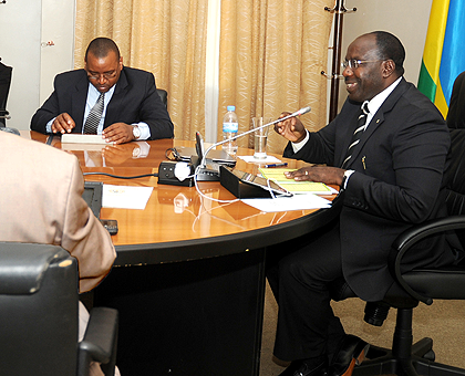 Prime Minister Pierre Damien Habumuremyi (R) speaks at the Government Accountability Day yesterday. The New Times / John Mbanda.