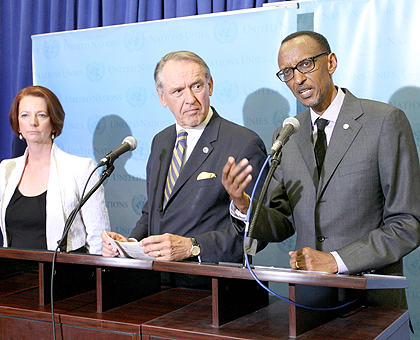 President Paul Kagame, UN Deputy Secretary-General Jan Eliasson and the Australian Prime Minister  Julia Gillard (L) during a news briefing after the third annual meeting of the MDGs Advocacy Group in New York on Wednesday. The New Times / Courtesy.