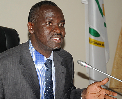 Minister Stanislas Kamanzi addresses journalists yesterday. The New Times / John Mbanda.