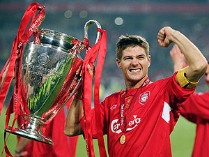 Steven Gerrard lifts Liverpool's first European Cup in 20 years in 2005. Net photo.