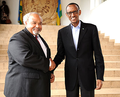 President Kagame receives Amb. Eric Goosby at Village Urugwiro yesterday. The New Times / Village Urugwiro.