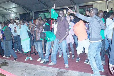 The  BeerFest crowd loved the live music.