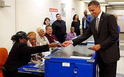 President Barack Obama casts ballot. Net photo.