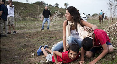 People around Tel Aviv heard the air raid sirens sound again on Sunday but no rockets from Gaza landed there. Net photo.