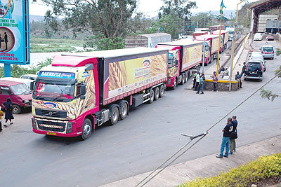 A truck crossing from Tanzania / The New Times / T. Kisambira