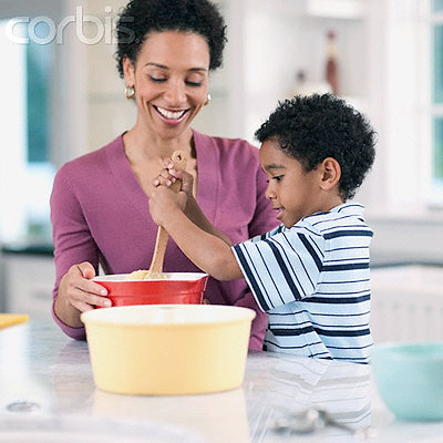 Learn how to bake with your mother's help. Net photo.