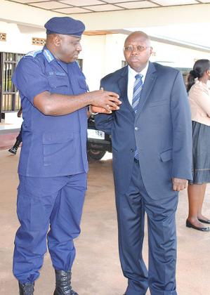 Lamin Momodou Manneh, the UN Resident Coordinator, and IGP Gasana at Police Headquaters yesterday. The New Times / Courtesy.