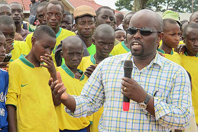 Youth and ICT Minister Jean Philbert Nsengimana at past event. His ministry seeks to link over 3,000 youth to Business Development Fund to start up businesses. The New Times / File photo.