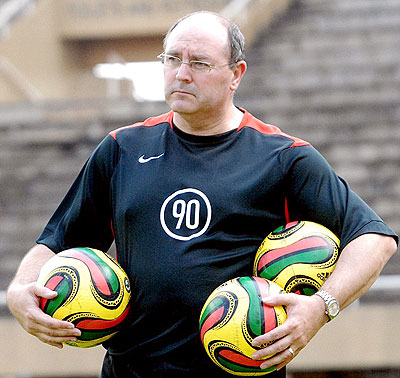 Uganda Cranes coach Bobby Williamson has assured Ugandans of victory. Net photo.