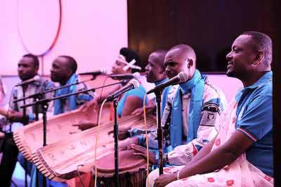 Artistes perfom during a state banquate hosted in honour of President Yoweri Museveni at Kigali Serena Hotel on Wednesday. He was in the country to attend RPF Silver Jubilee celebrations. The New Times/Courtesy. 