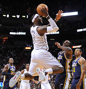 LeBron James scored 30 points as the Heat won against Utah. Net photo.